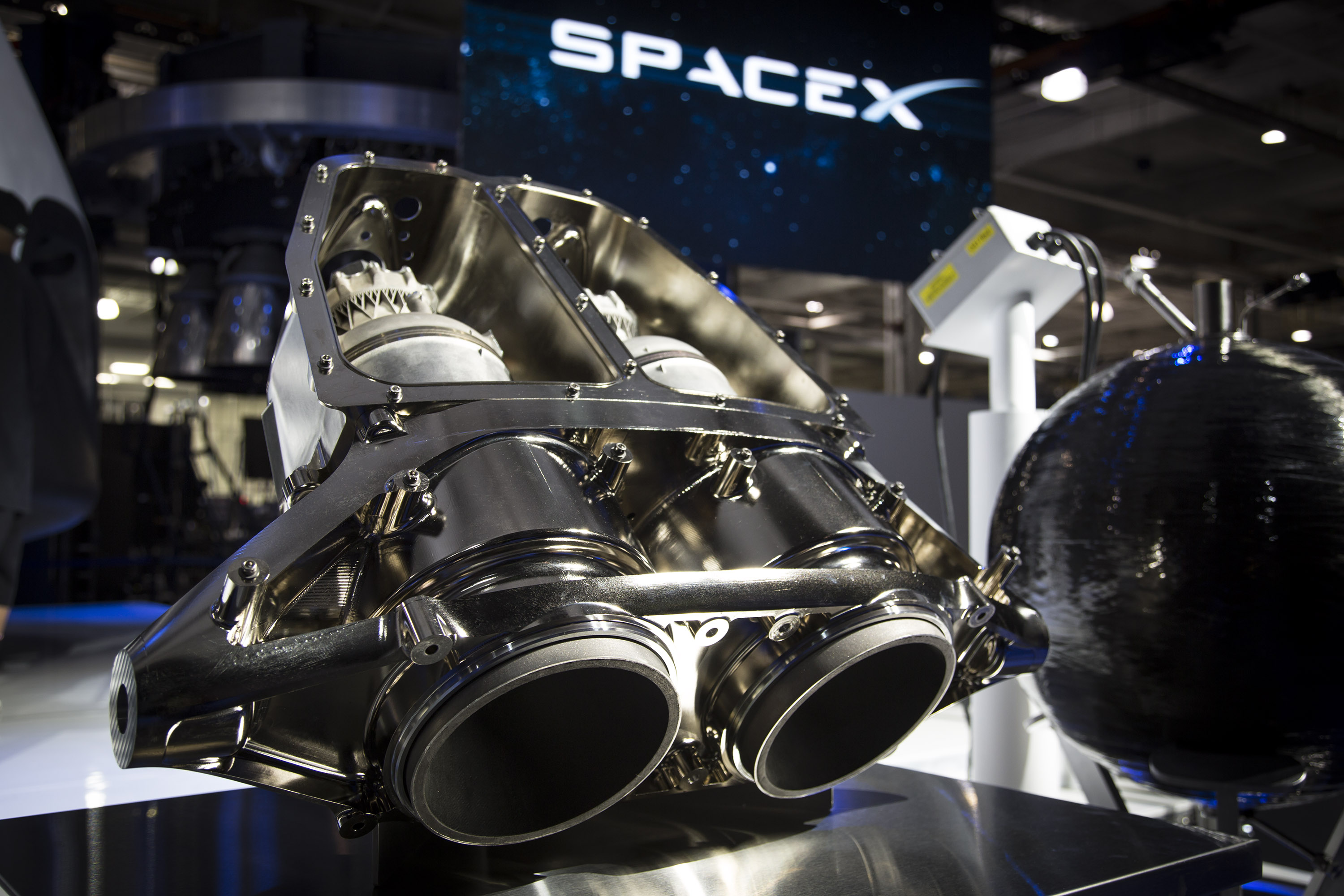 spacex-launches-3d-printed-part-to-space-creates-printed-engine